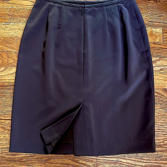 KasperASL Skirt Suit 10P.Fall color yet good forall seasons.Excellent condition. - Picture 9 of 10
